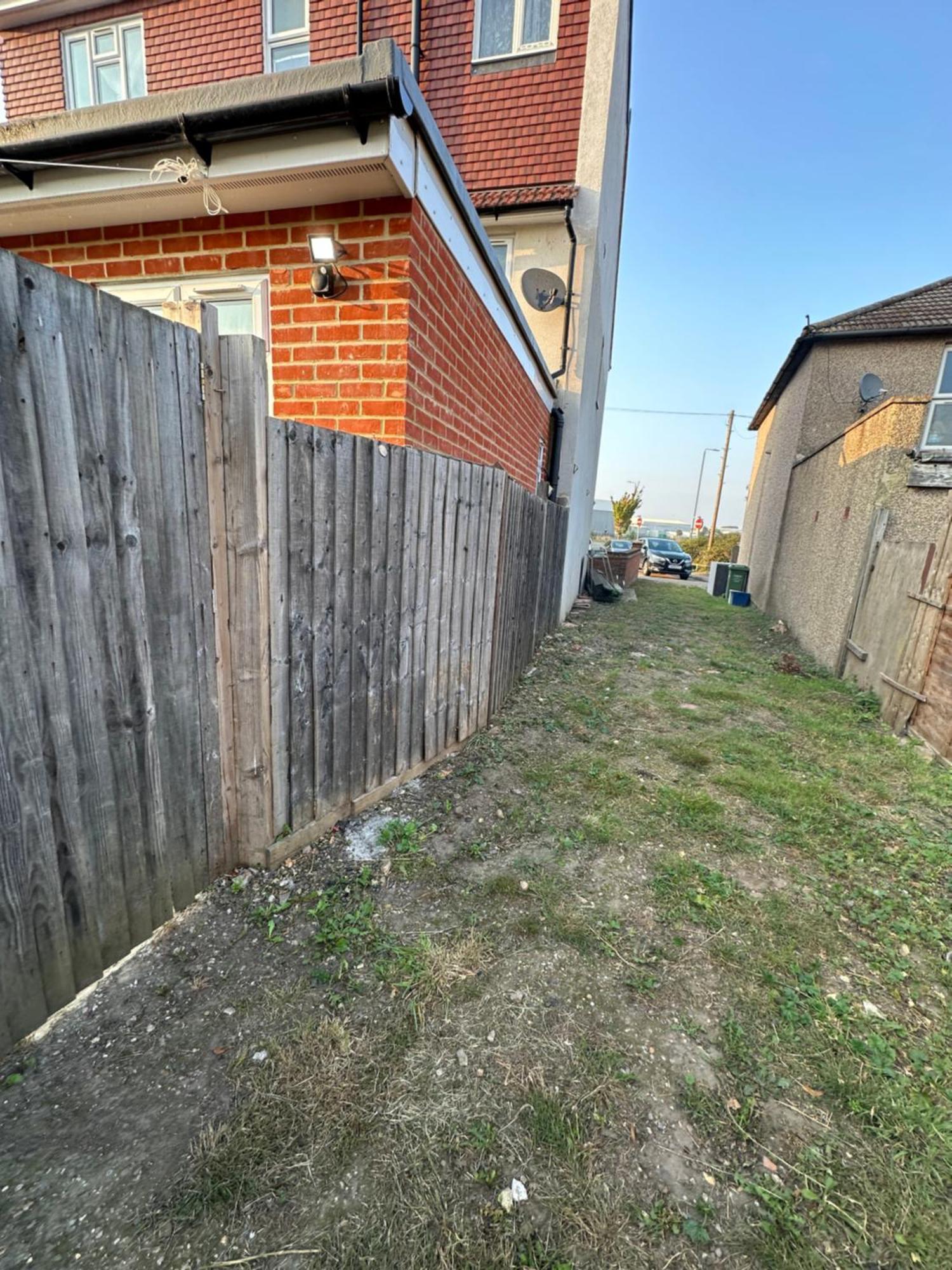 Luxury Ensuite Studio In Crayford Dartford Bexley London With Full Kitchen And Side Garden Alleyway Entrance Erith Exterior photo