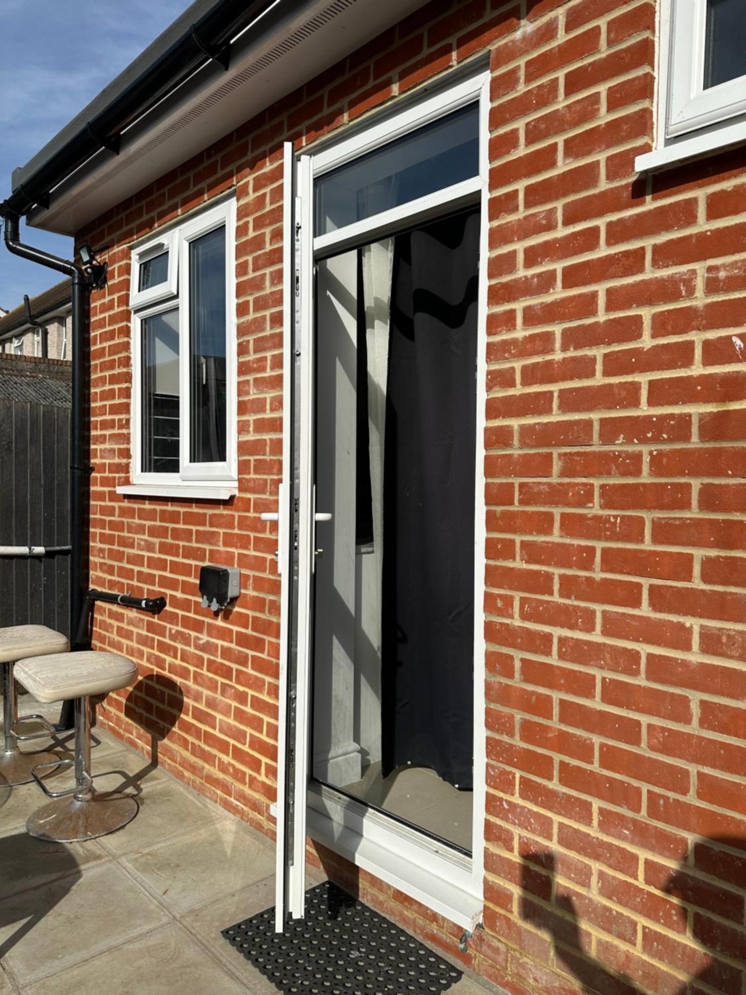 Luxury Ensuite Studio In Crayford Dartford Bexley London With Full Kitchen And Side Garden Alleyway Entrance Erith Exterior photo